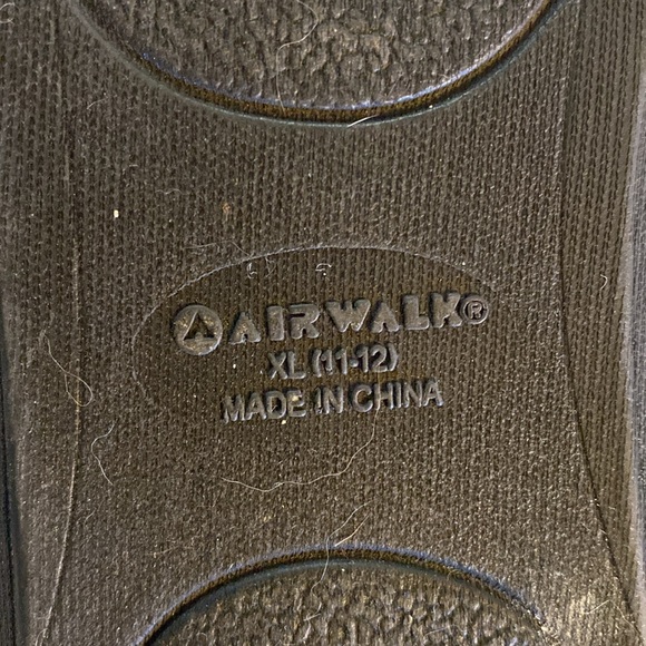 Airwalk moccasin like boots - Picture 3 of 3